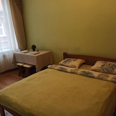 Smart Yellow Apartment-15 Хв Від Жд Вокзалу Лвив Екстериор снимка