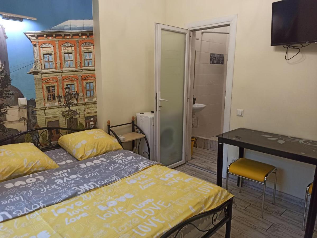 Smart Yellow Apartment-15 Хв Від Жд Вокзалу Лвив Екстериор снимка
