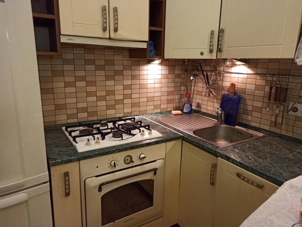 Smart Yellow Apartment-15 Хв Від Жд Вокзалу Лвив Екстериор снимка